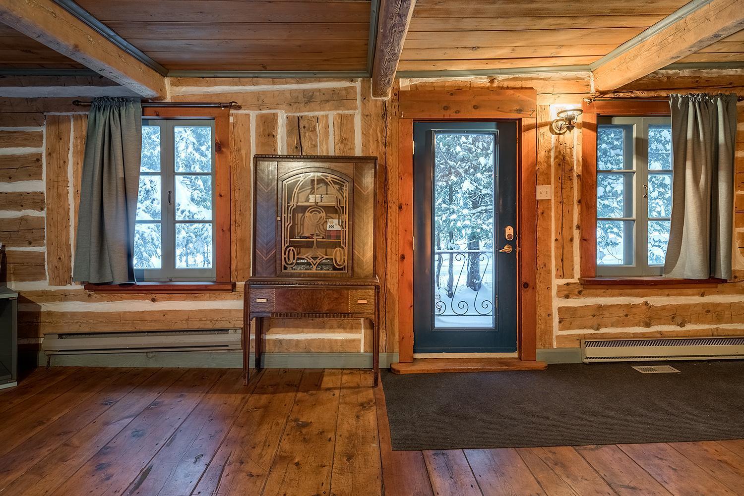 Ancestral Wooden Chalet - St-Gabriel De Brandon Mandeville Екстериор снимка